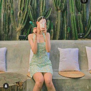 Set váy cổ yếm đầm midi hoa nhí xanh kèm áo khoác cardigan sang chảnh đi chơi du lịch-8