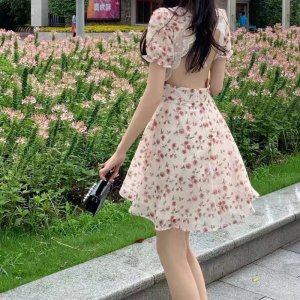 Váy hoa nhỉ hở lưng tay bồng viền ren hot trend- Hàng QC-2