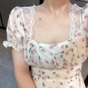 (Ảnh thật)(sẵn L) Váy đầm hoa nhí hở lưng cổ vuông dáng xoè thắt nơ phối ren xinh xắn tiểu thư đi chơi du lịch đi biển-9