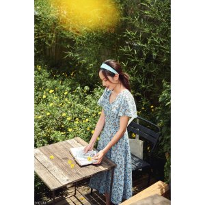 Váy hoa nhí xanh cô V xẻ tà trước TIINSTORE V0T283-2