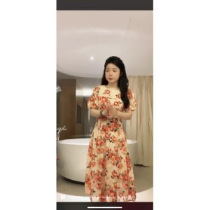 Váy hoa đỏ xếp ly ngực màu mới hot hit 2022 tay bồng siêu xinh-8