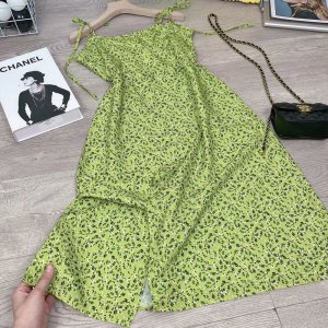 Váy Hoa Hai Dây Màu Xanh Cốm ,Xẻ Vạt Tiểu Thư-2