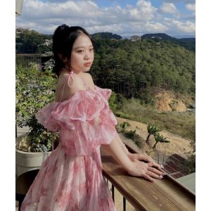 Váy trễ vai buộc dây hoa hồng-9