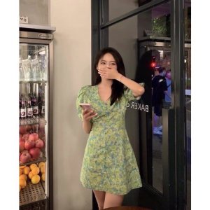 Váy hoa xanh cổ V tay bồng cúc bọc siêu xinh(kèm ảnh thật)-4