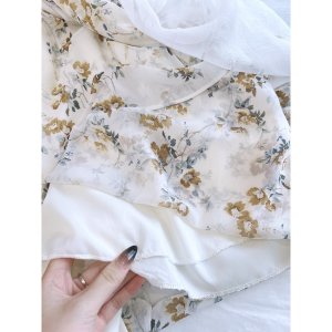 VÁY VOAN TƠ HOA VÀNG NHÍ CỔ BÈO NƠ-5