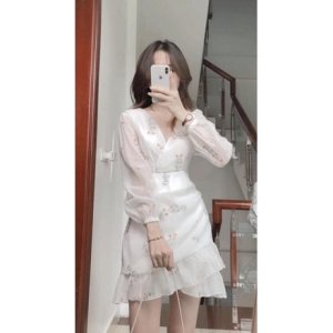 VÁY VOAN TRẮNG HOA NHÍ CỔ V VẠT BÈO-7