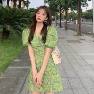 Váy hoa xanh cổ V tay bồng cúc bọc siêu xinh(kèm ảnh thật)-3