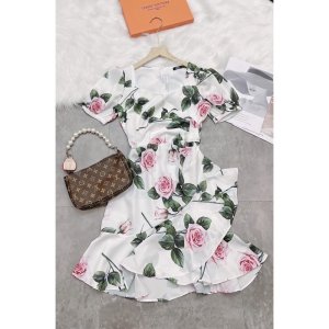 BÁN SỈ VÁY TRẮNG HOA HỒNG VẠT BÈO CỔ TIM CHO NỮ-3