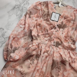 Đầm hoa thiết kế nhún ngực tay bồng dáng xòe nhẹ cúc ngọc 105-6