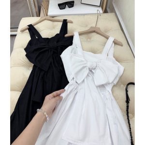 Váy đầm nữ 2 dây buộc nơ lưng trắng đen dáng suông dài cổ vuông freesize phom rộng đi biển du lịch hở lưng sexy C306-9