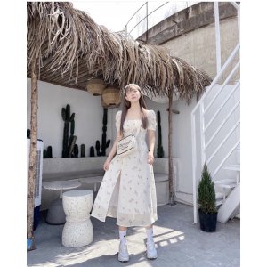 Đầm - váy trắng hoa hồng xẻ đùi-2