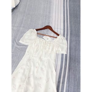 Đầm - váy trắng hoa hồng xẻ đùi-4