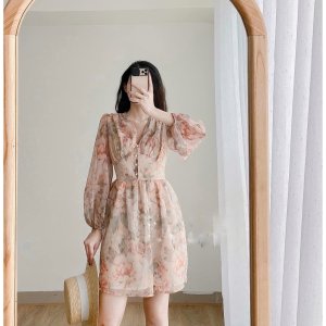 Đầm hoa thiết kế nhún ngực tay bồng dáng xòe nhẹ cúc ngọc 105-4