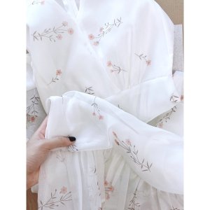 VÁY VOAN TRẮNG HOA NHÍ CỔ V VẠT BÈO-3