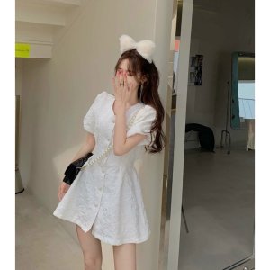 Váy gấm hở lưng hoạ tiết nổi tay bồng xinh xắn-4