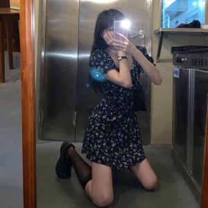 Váy hoa nhí ulzzang phong cách retro họa tiết cổ vuông cá tính-6