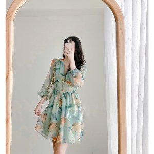 Đầm hoa thiết kế nhún ngực tay bồng dáng xòe nhẹ cúc ngọc 105-2