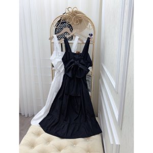 Váy đầm nữ 2 dây buộc nơ lưng trắng đen dáng suông dài cổ vuông freesize phom rộng đi biển du lịch hở lưng sexy C306-7