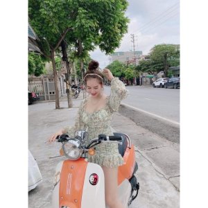 Váy hoa nhí xanh hồng nhún đuôi cá phiên bản dài tay-3