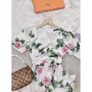 BÁN SỈ VÁY TRẮNG HOA HỒNG VẠT BÈO CỔ TIM CHO NỮ-8