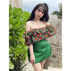 Set áo hóa trễ vai + chân váy A-4