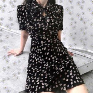 [THANH LÝ] Váy hoa cúc nơ cổ Polo có khóa eo - Cheap Moment Huyna-3