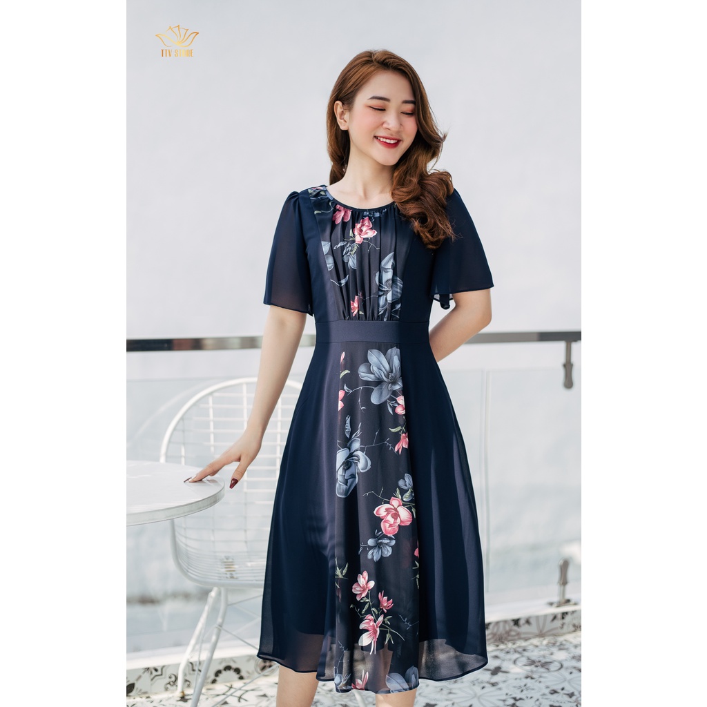 Đầm xòe hoa thiết kế dự tiệc trung niên cao cấp - Cổ tròn xếp ly - Xanh đen phối hoa - TTV887-4