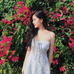 Đầm xanh nền hoa khoen cúp ngực váy nữ đi tiệc cổ yếm phong cách thời trang-9