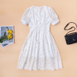 Váy hoa nhí tay ngắn cổ bẻ sơ mi đính cúc ngọc chất liệu lụa tuyết dáng xòe tôn dáng Evaclothes-8