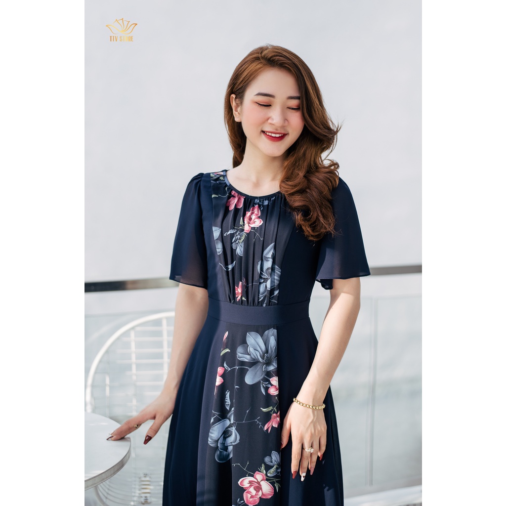 Đầm xòe hoa thiết kế dự tiệc trung niên cao cấp - Cổ tròn xếp ly - Xanh đen phối hoa - TTV887-5