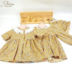 Set 2 váy hoa cho bé gái Shine Baby Closet kèm nón bonet kiểu dáng vintage đáng yêu với họa tiết hoa nhí màu vàng.-6