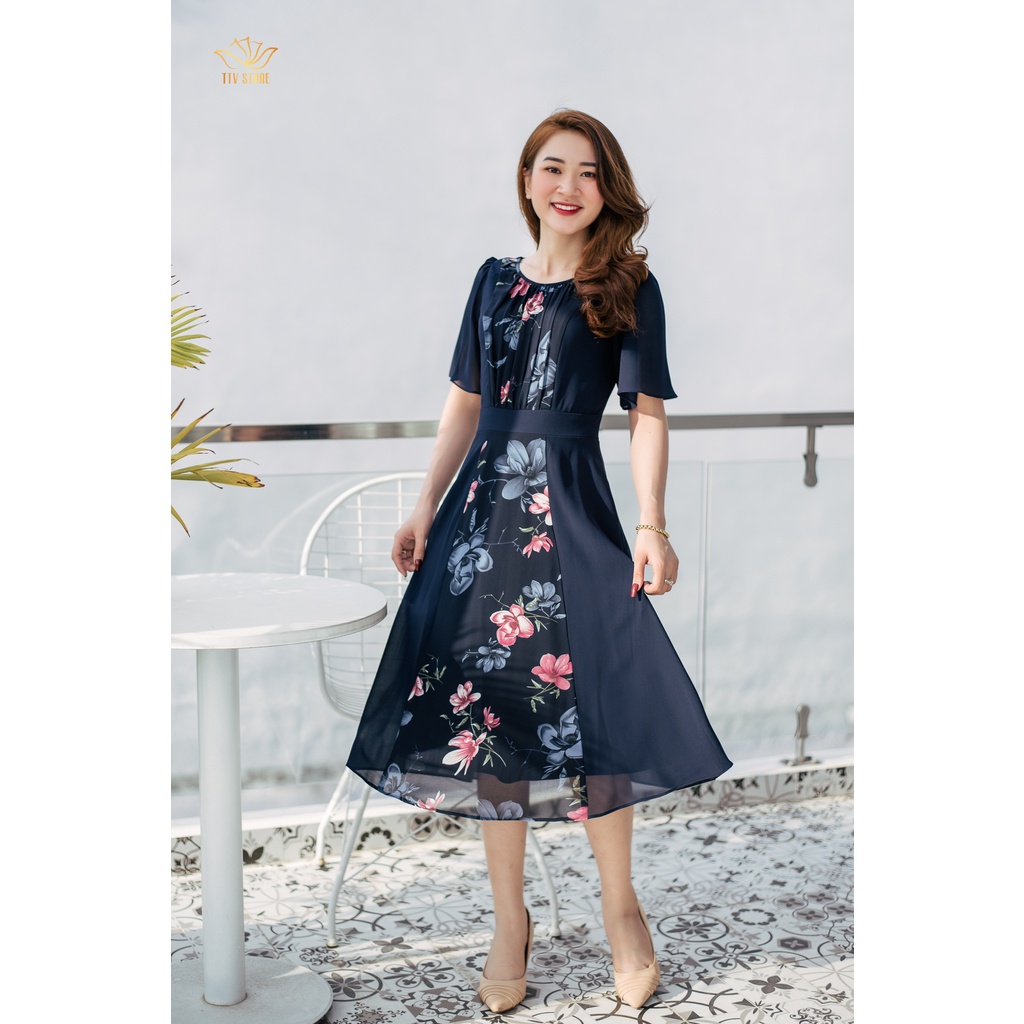 Đầm xòe hoa thiết kế dự tiệc trung niên cao cấp - Cổ tròn xếp ly - Xanh đen phối hoa - TTV887-3