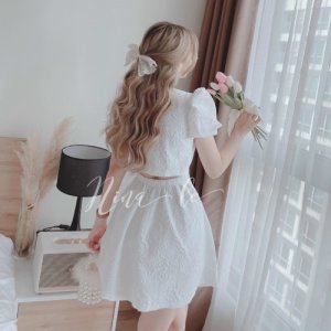 Váy trắng hở lưng chất gấm xốp in hoa nổi đầm dự tiệc-3