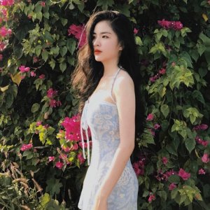 Đầm xanh nền hoa khoen cúp ngực váy nữ đi tiệc cổ yếm phong cách thời trang-5