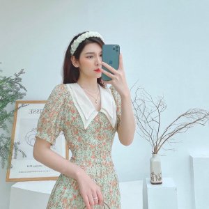 Váy hoa nhí công sở dáng A cổ trắng thanh lịch đính cúc ngọc chất liệu lụa mềm mại thiết kế Evalover-4