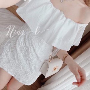 VÁY XỐP TRỄ VAI HOA NỔI MÀU TRẮNG XINH YÊU-2