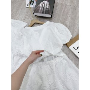 Váy trắng hở lưng chất gấm xốp in hoa nổi đầm dự tiệc-8