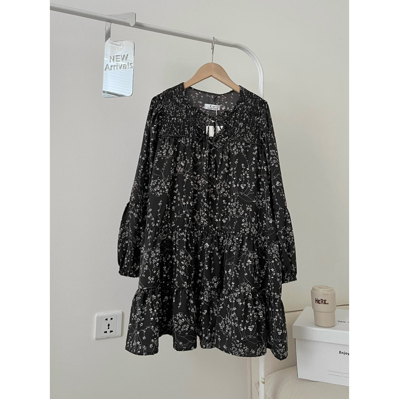 [NEW]ĐẦM HOA NHÍ BABYDOLL ĐEN DÀI TAY NHÚN LI VAI style Ulzzang-4