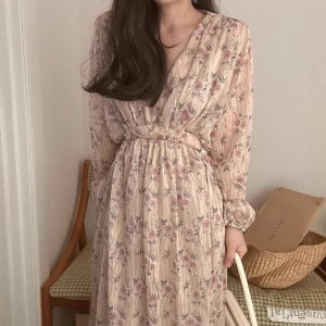 Váy liền thiết kế xếp ly thon gọn cạp cao hoa nhỏ lãng mạn kiểu Pháp mẫu mới mùa xuân chic2025 Hàn Quốc nữ-1